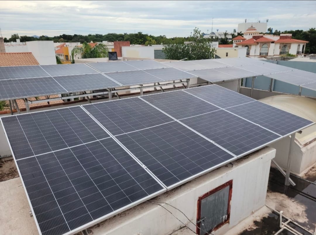 Instalación de Paneles Solares EVA Solar